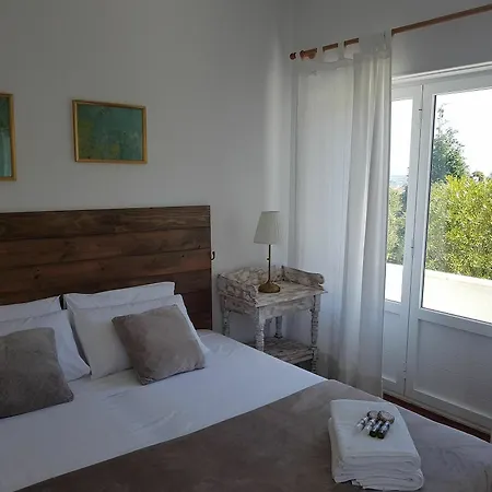 With 4 Bedrooms In Sintra, Wonderful Mountain View, Pool *