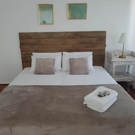 With 4 Bedrooms In Sintra, Wonderful Mountain View, Pool Apartment